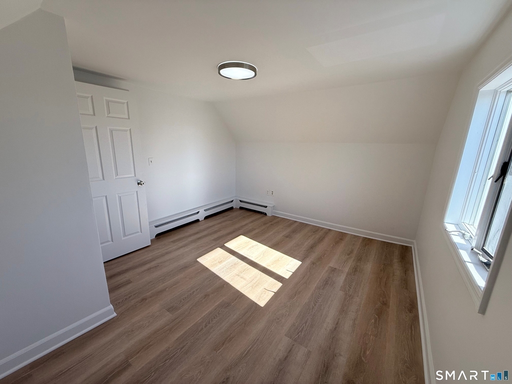 466 Hollister Street - Photo 20