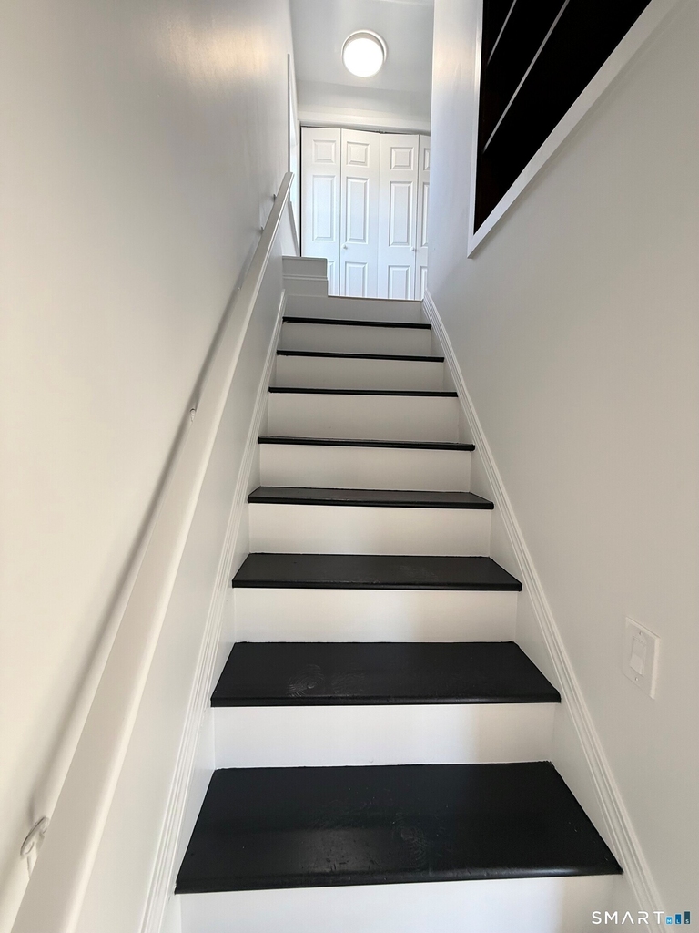 466 Hollister Street - Photo 16