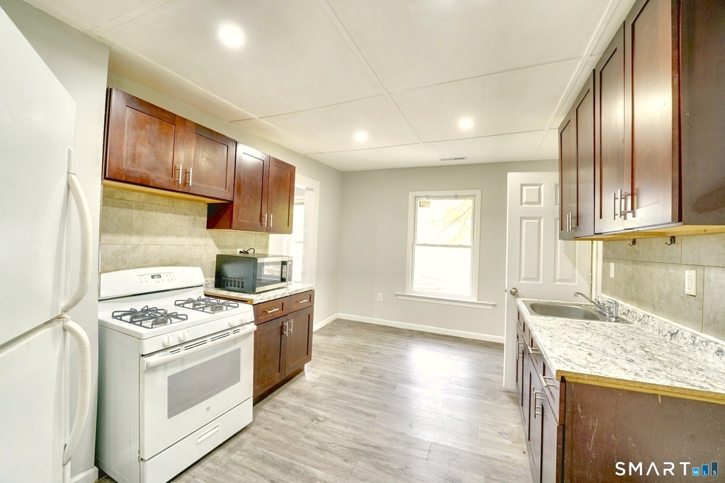7 Ridgewood Street - Photo 1