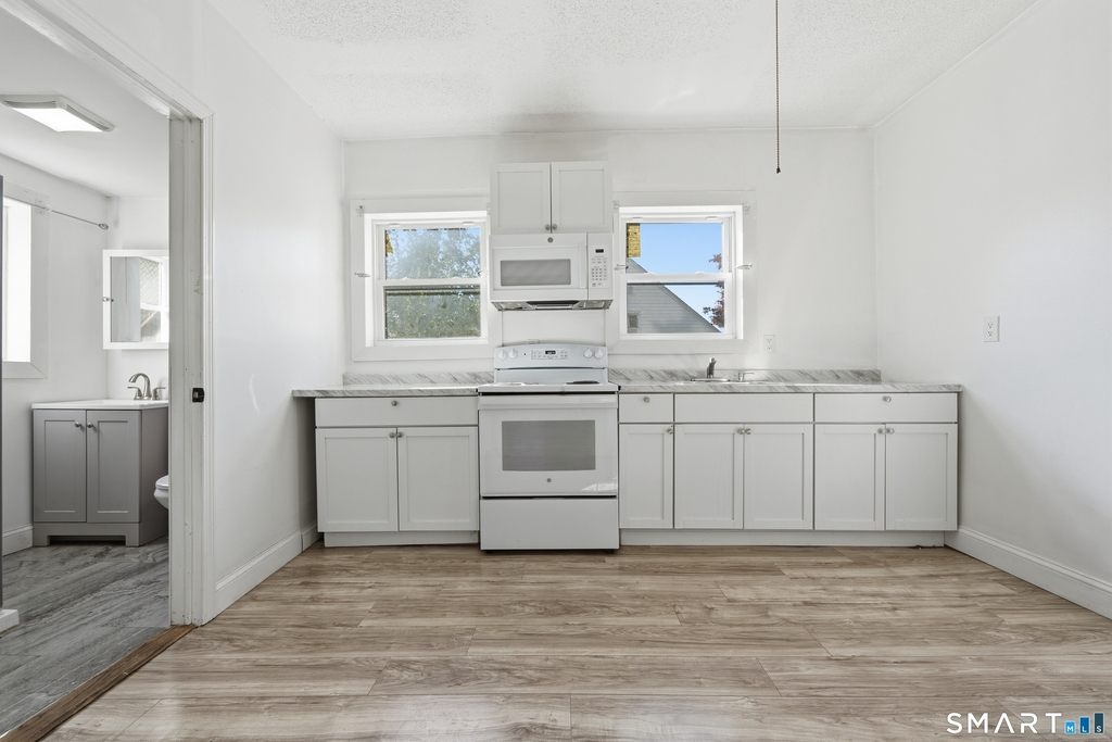 23 Dunn Avenue - Photo 2