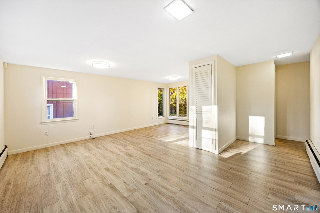 251 East Johnson Avenue - Photo 3
