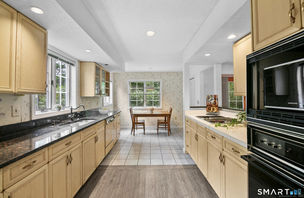 95 Old Farms Road - Photo 4
