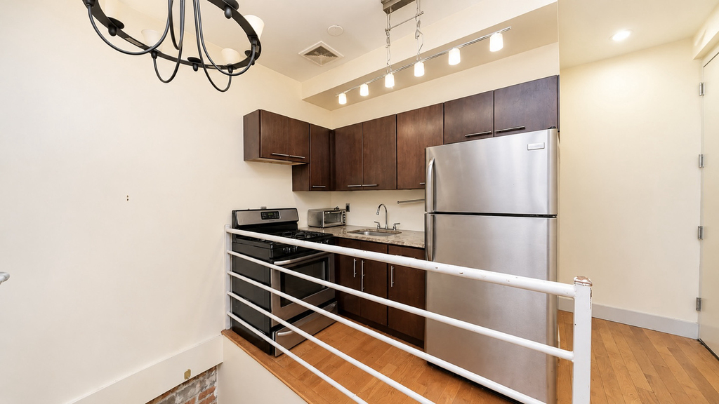 43 Havemeyer Street - Photo 1