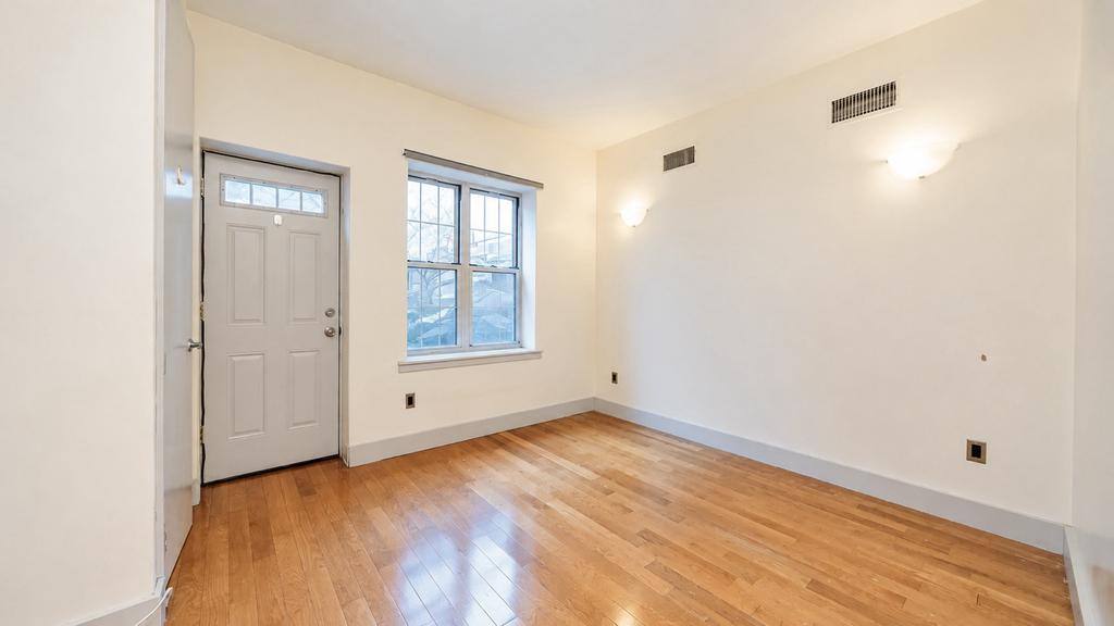43 Havemeyer Street - Photo 2