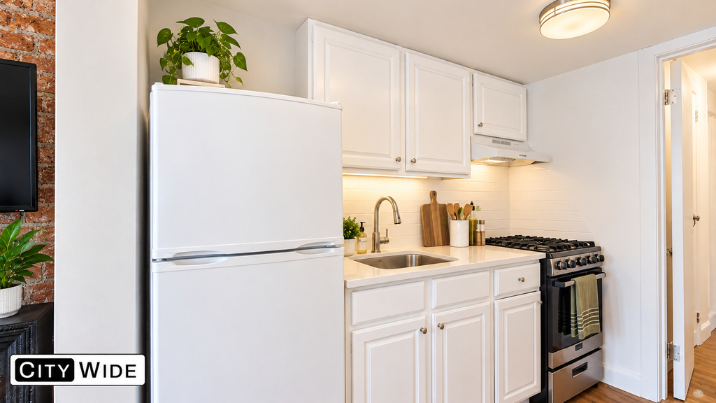 307 East 9th Street - Photo 2