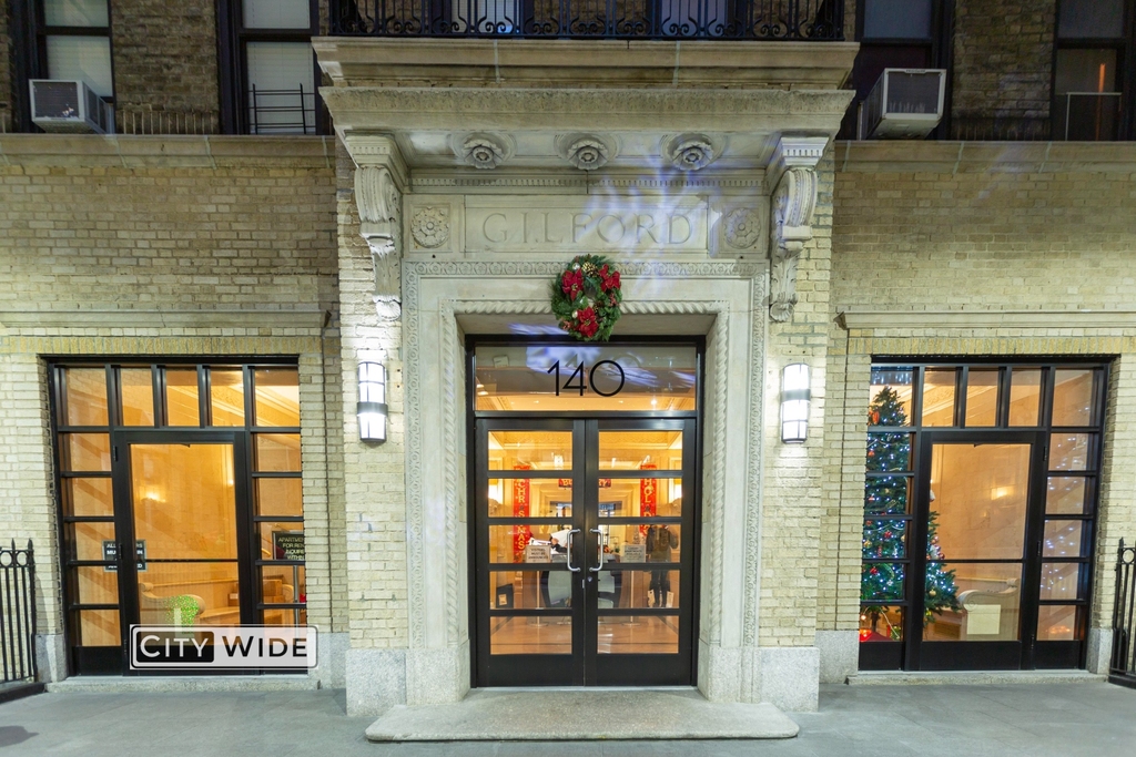 140 East 46th Street - Photo 5