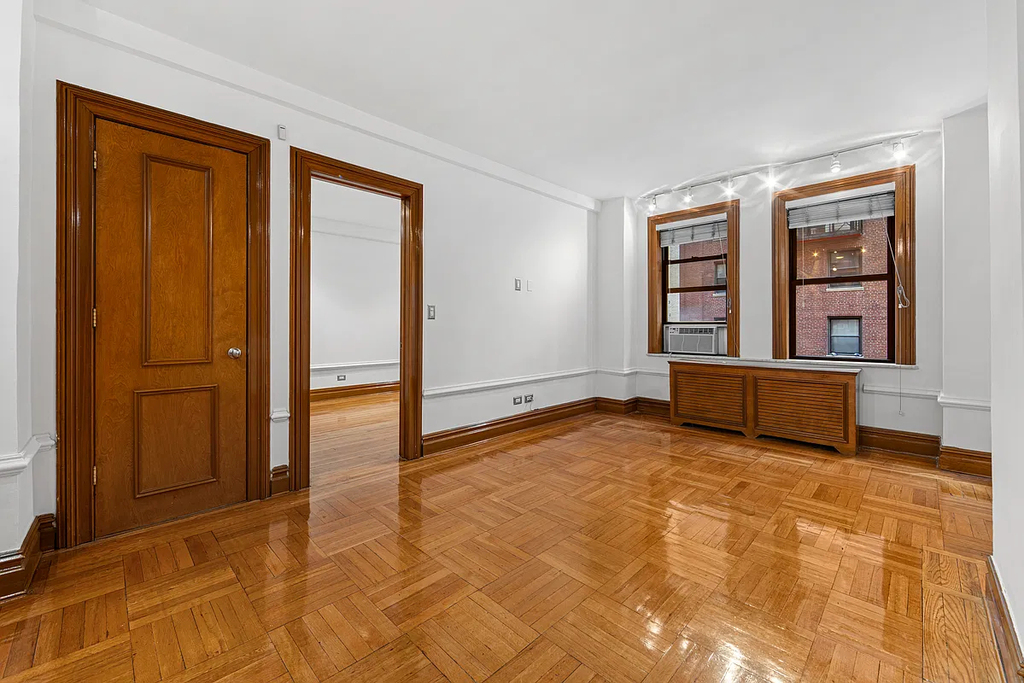 150 West 58th Street - Photo 1