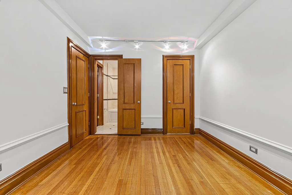 150 West 58th Street - Photo 11