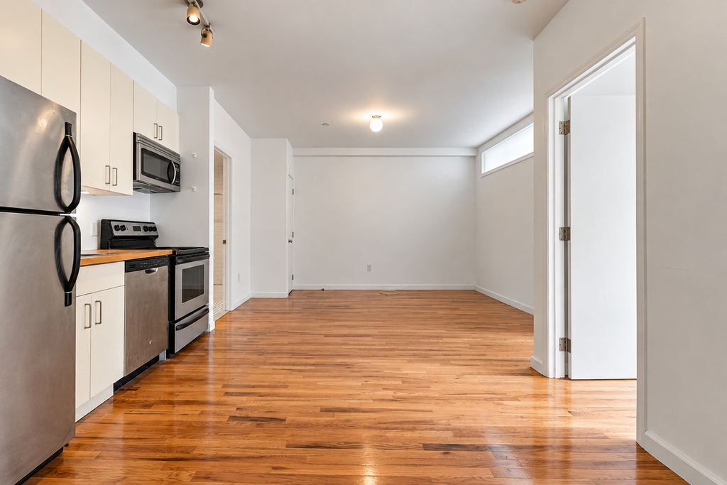 326 Melrose Street - Photo 3
