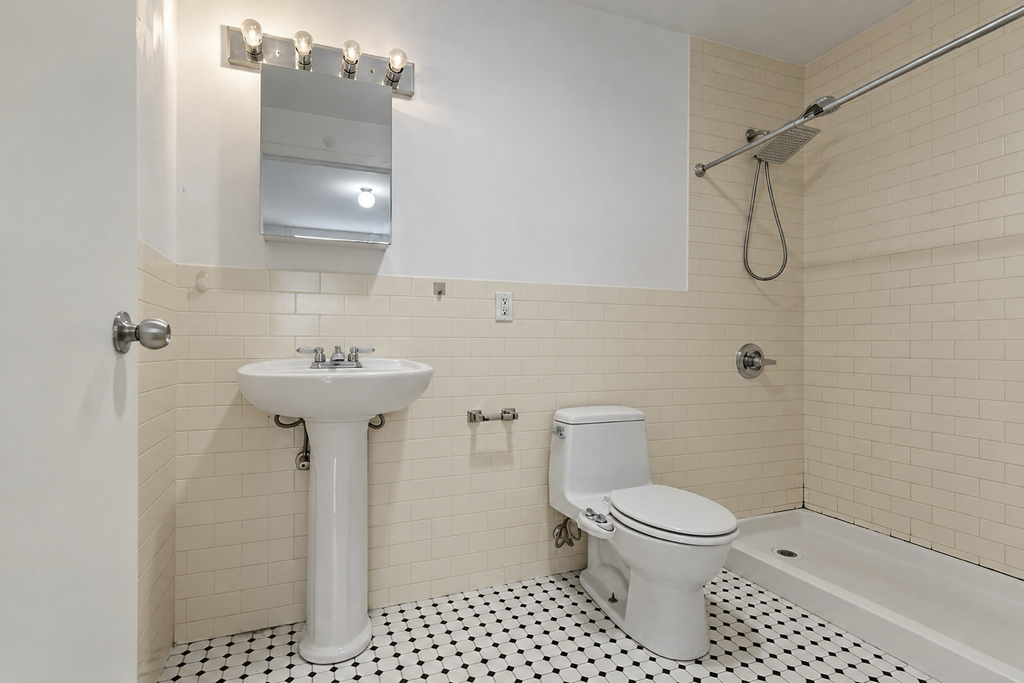 326 Melrose Street - Photo 9