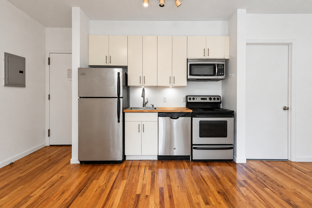 326 Melrose Street - Photo 1