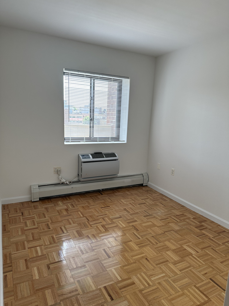 31-64 21st Street - Photo 3