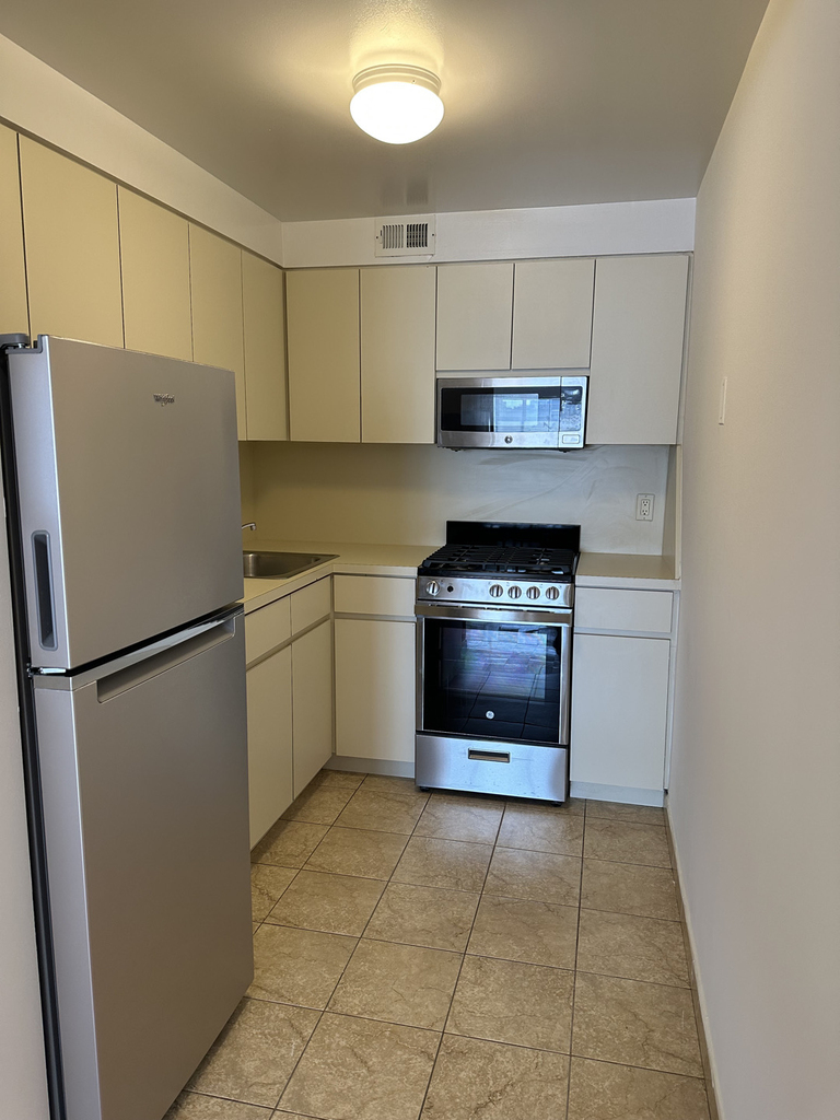 31-64 21st Street - Photo 2