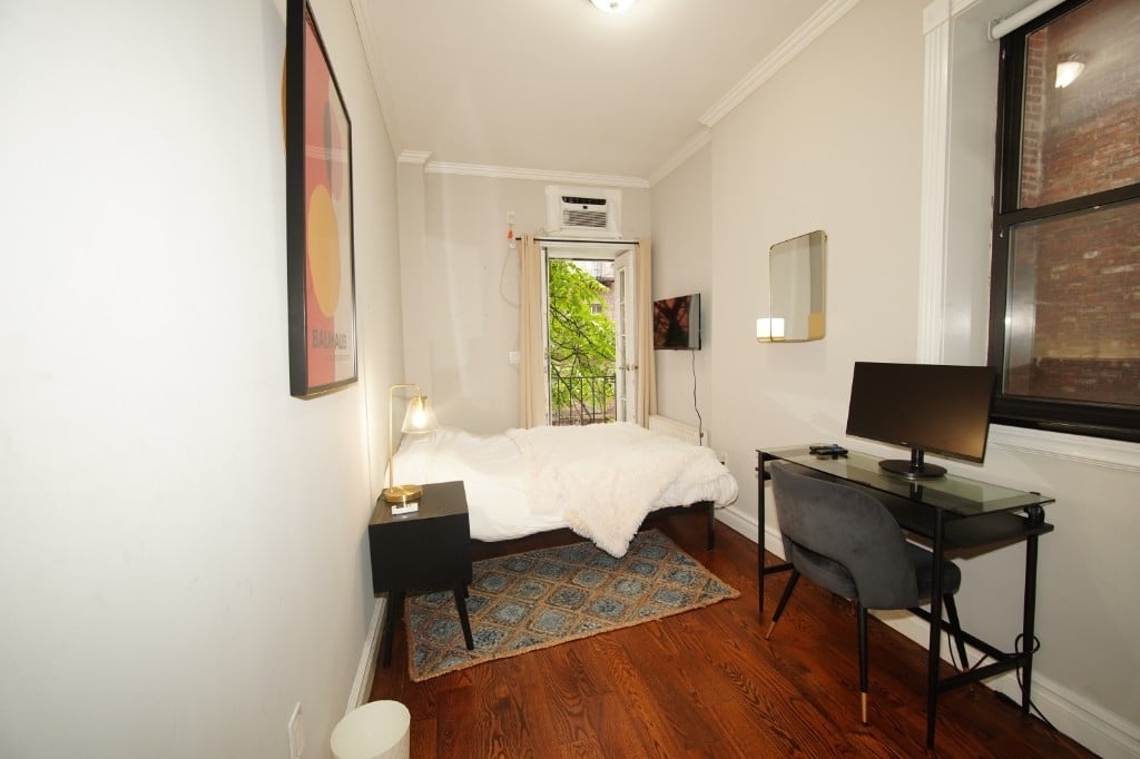 West 50th Street - Photo 7