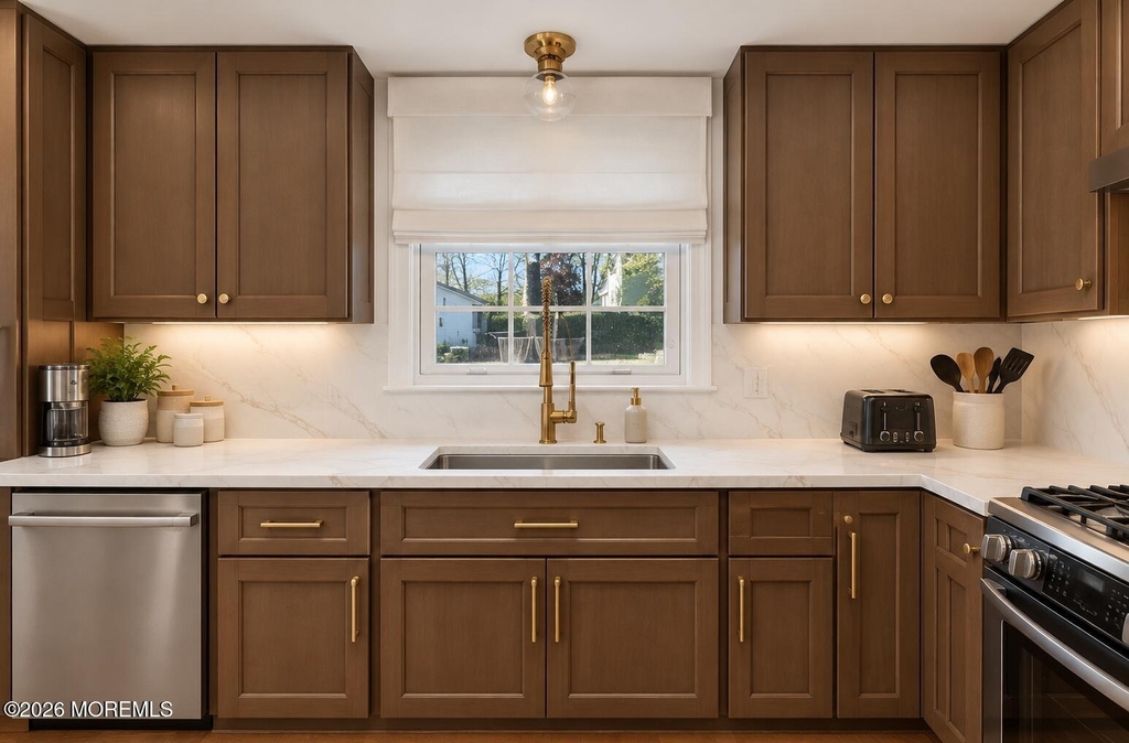 704 Carol Avenue - Photo 3