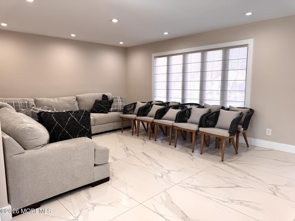 70 Maryland Avenue - Photo 12