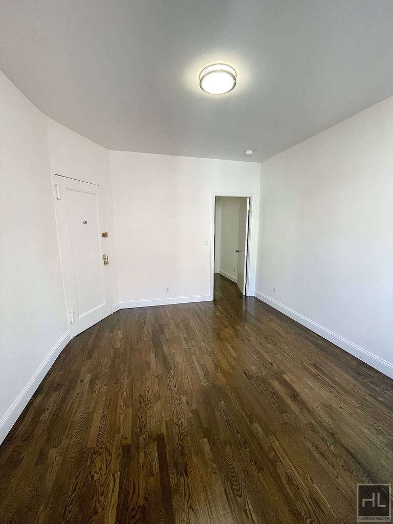 East 89 Street - Photo 10