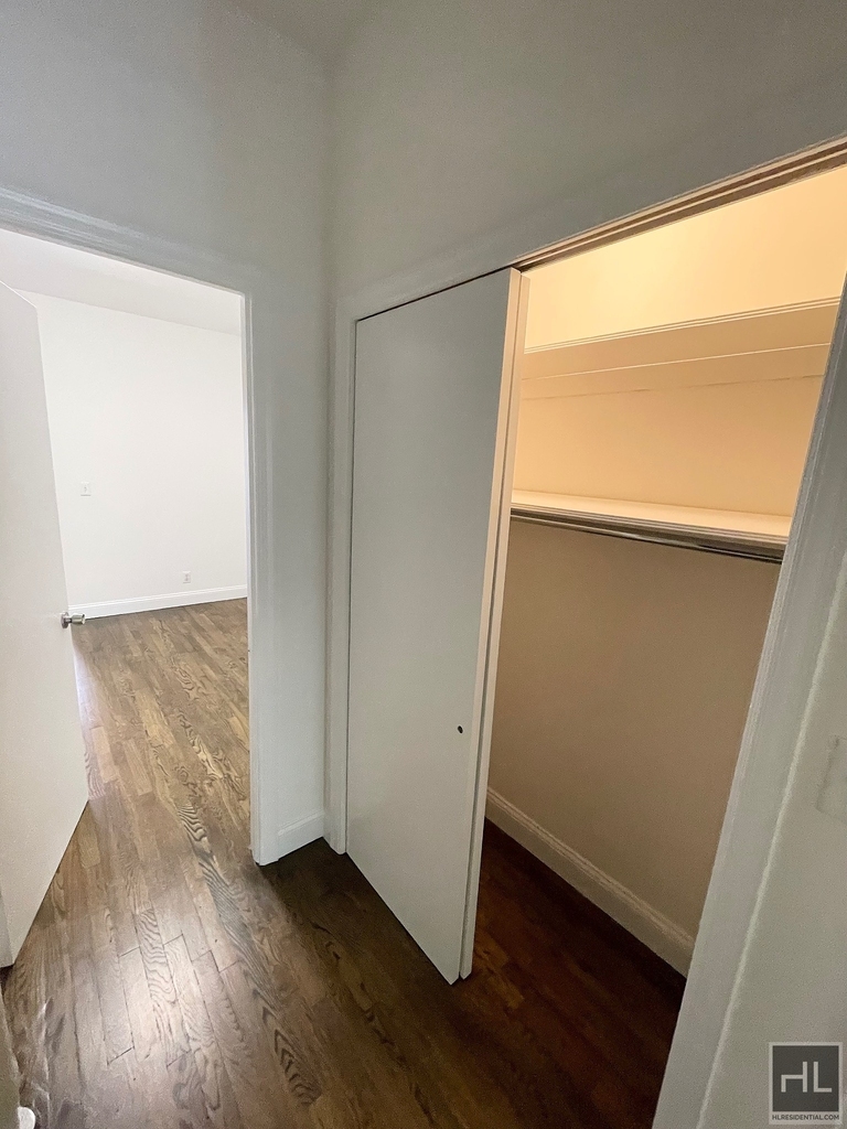 East 89 Street - Photo 14
