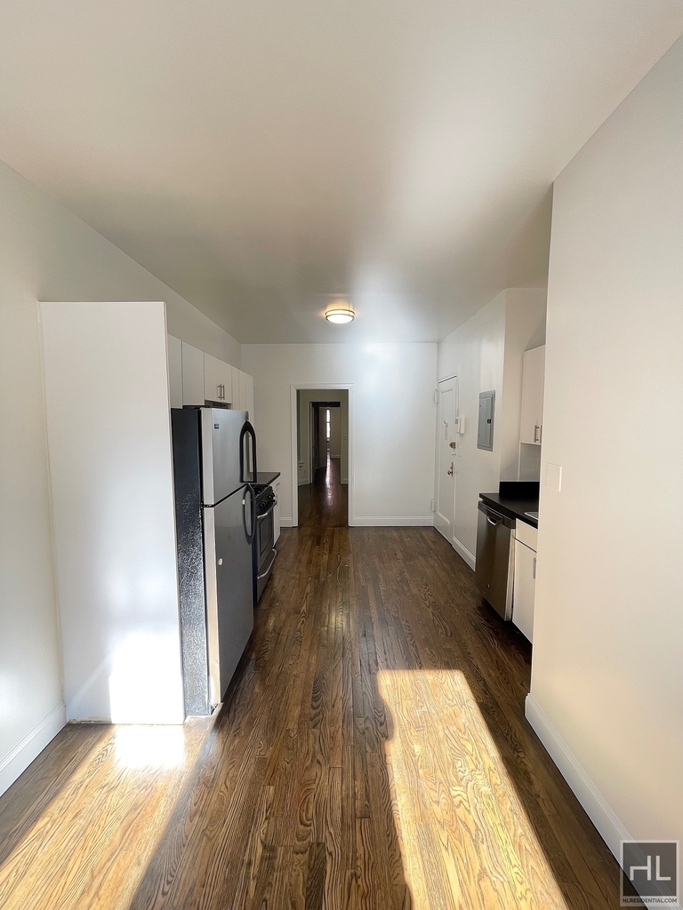 East 89 Street - Photo 2