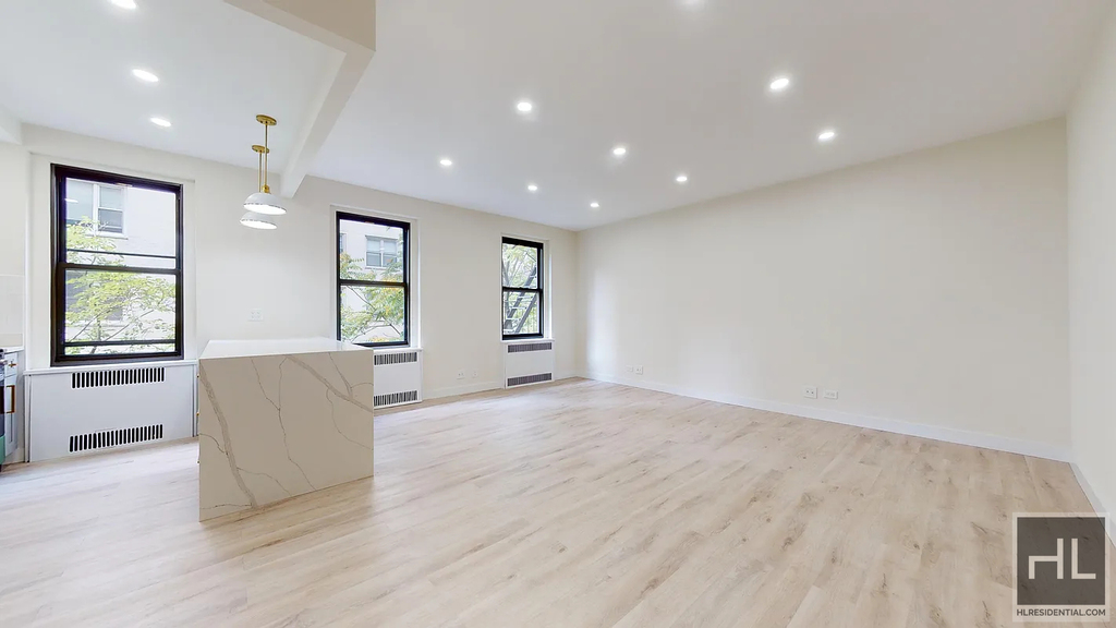 East 78 Street - Photo 1