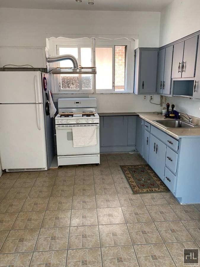 161 Street - Photo 1