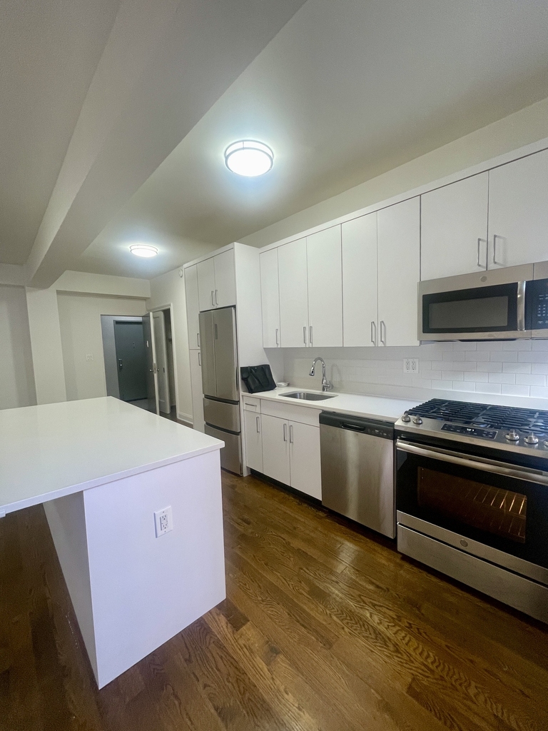 157 East 57th Street, 15G - Photo 3