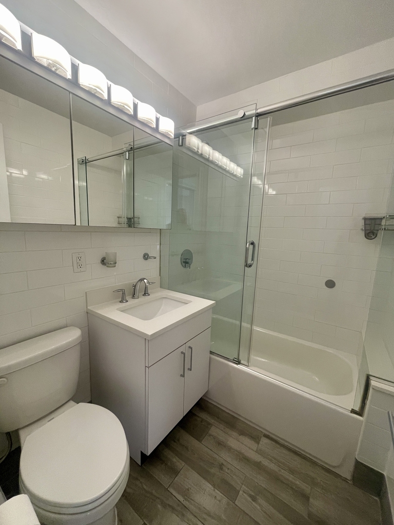 157 East 57th Street, 15G - Photo 10
