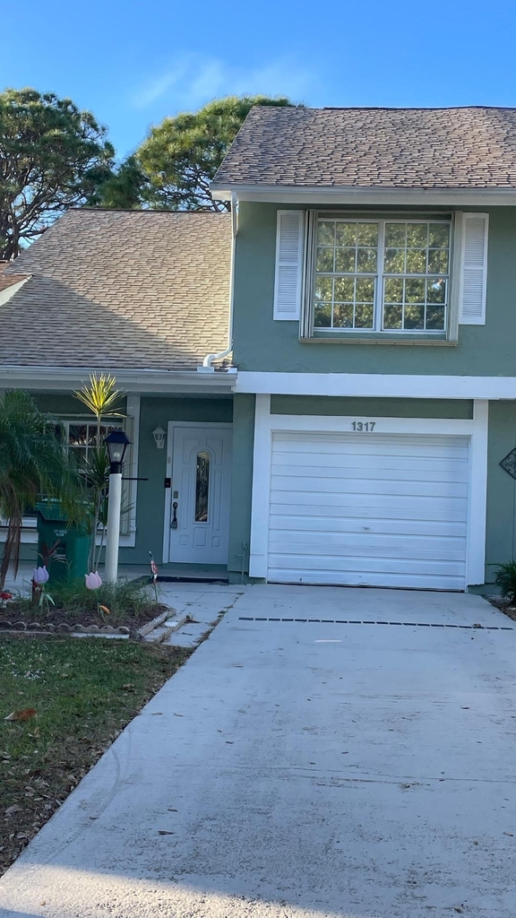 1317 Se Rivergreen Circle - Photo 1