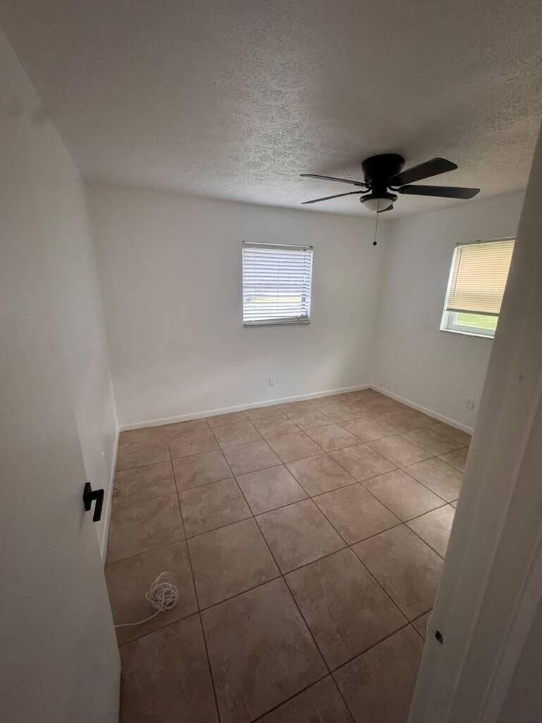1102 Se Oriental Avenue - Photo 18