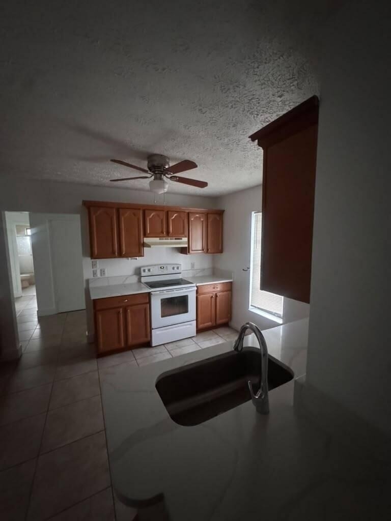 1102 Se Oriental Avenue - Photo 15