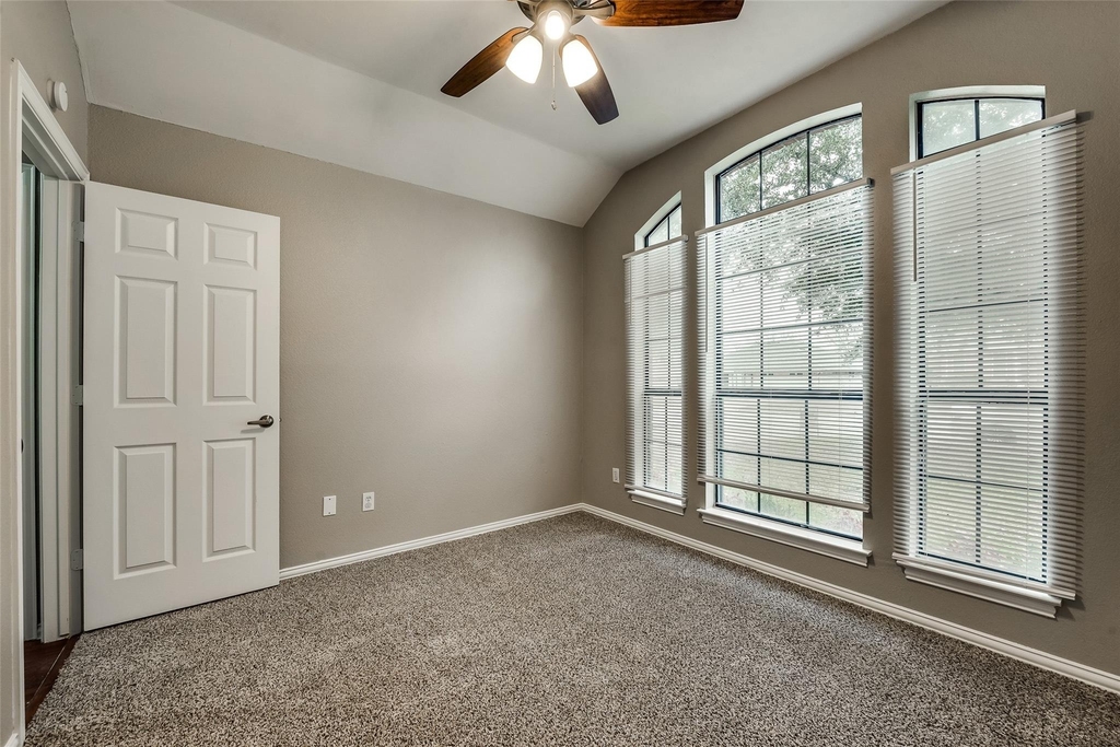 728 Nicole Drive - Photo 6