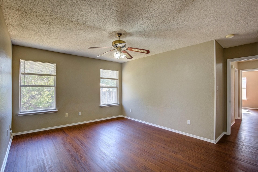8108 Spruce Valley Drive - Photo 27
