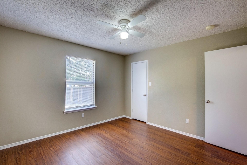 8108 Spruce Valley Drive - Photo 23