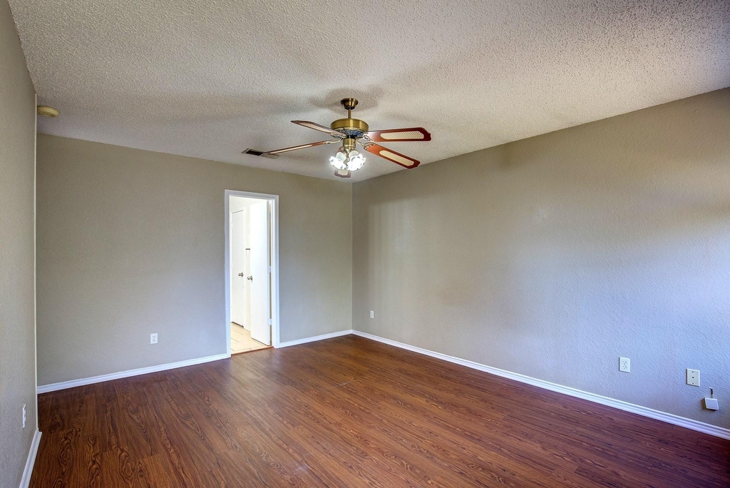 8108 Spruce Valley Drive - Photo 25