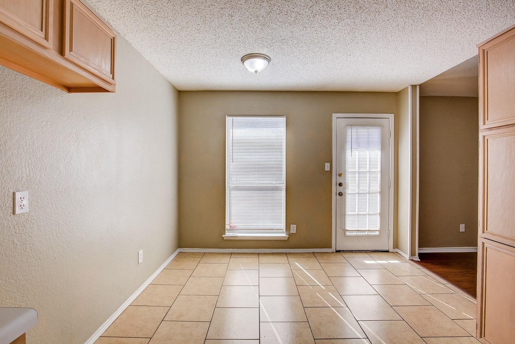 8108 Spruce Valley Drive - Photo 15
