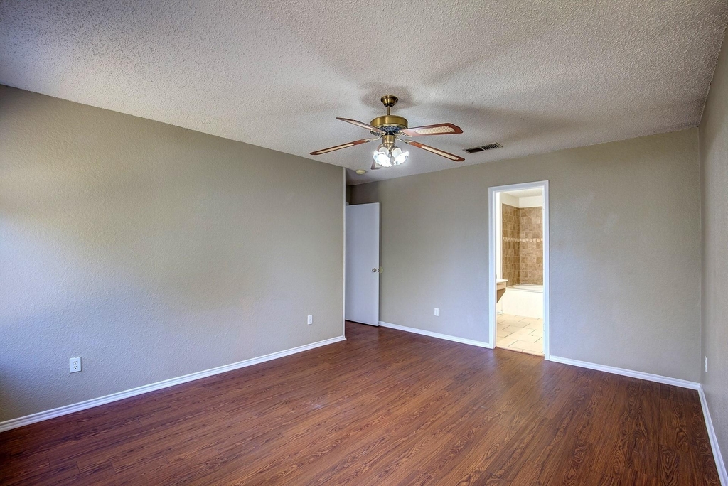 8108 Spruce Valley Drive - Photo 26