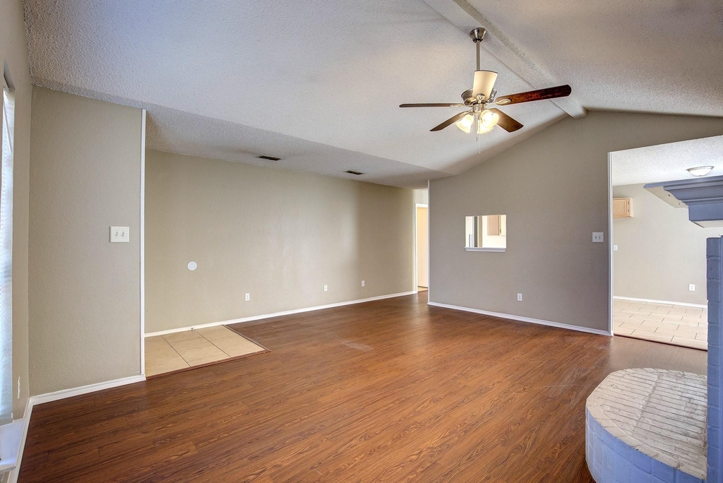 8108 Spruce Valley Drive - Photo 6