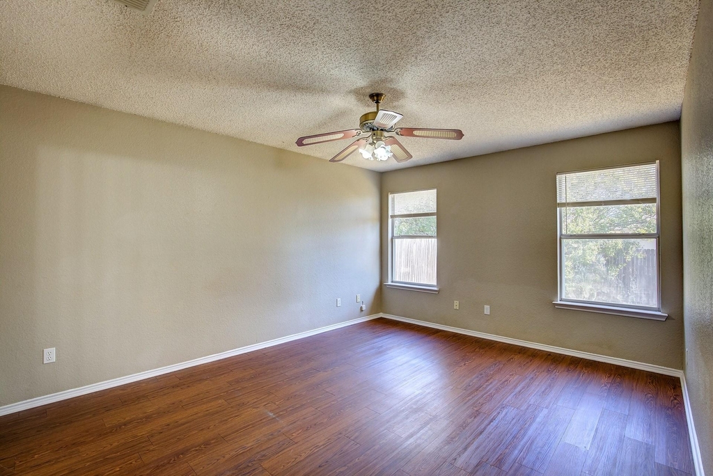8108 Spruce Valley Drive - Photo 24