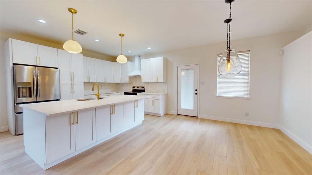 10514 Greenbriar Lane - Photo 1