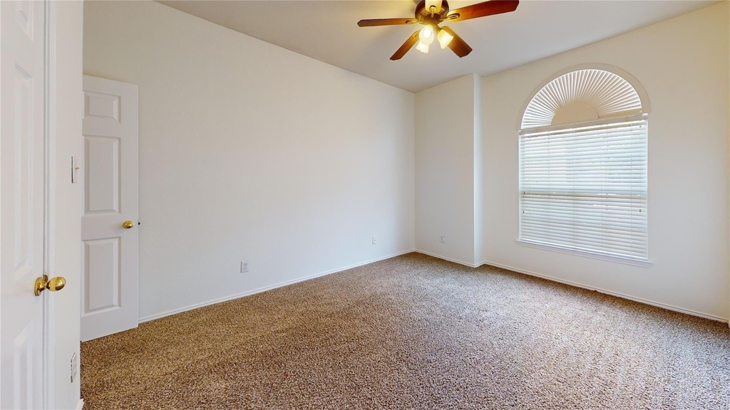 10514 Greenbriar Lane - Photo 8