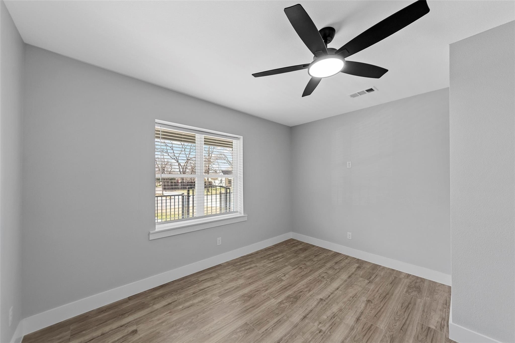 1510 Lindsay - Photo 8