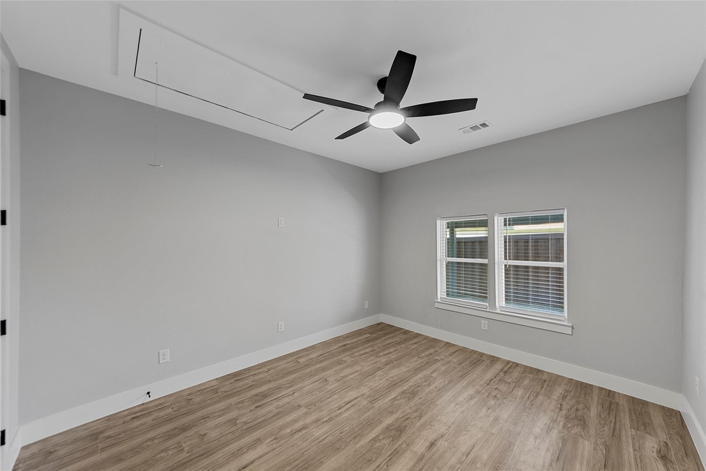 1510 Lindsay - Photo 5