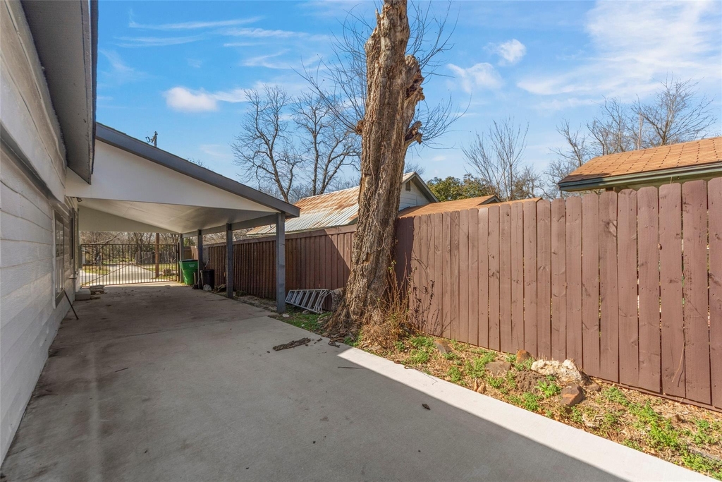 1510 Lindsay - Photo 20