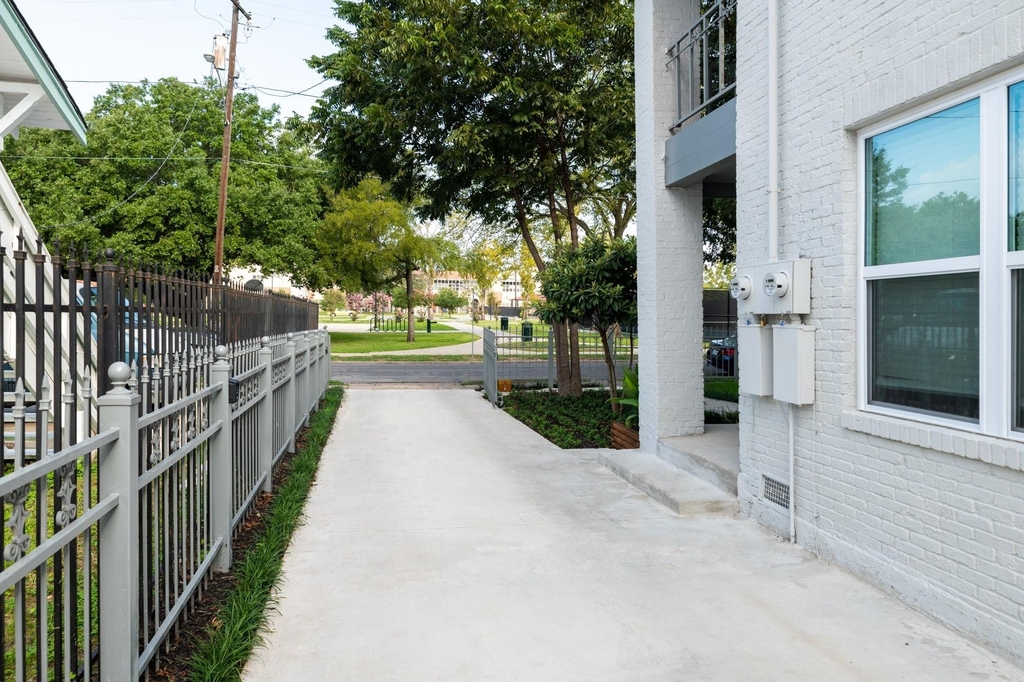 4514 Victor Street - Photo 34