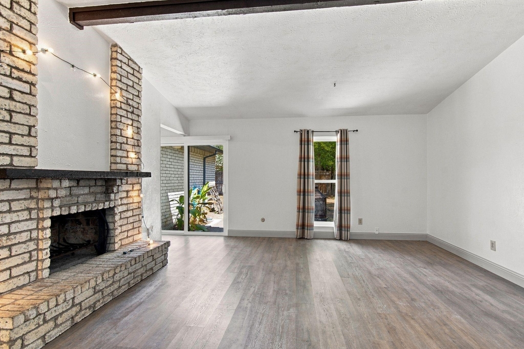 4025 Engleman Street - Photo 9