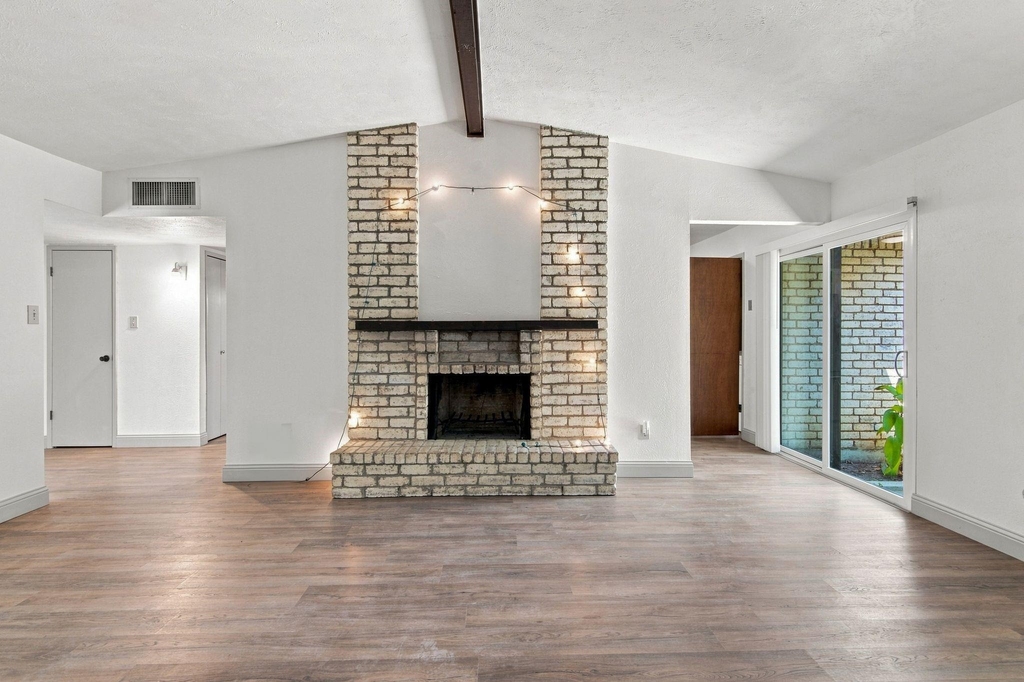 4025 Engleman Street - Photo 10