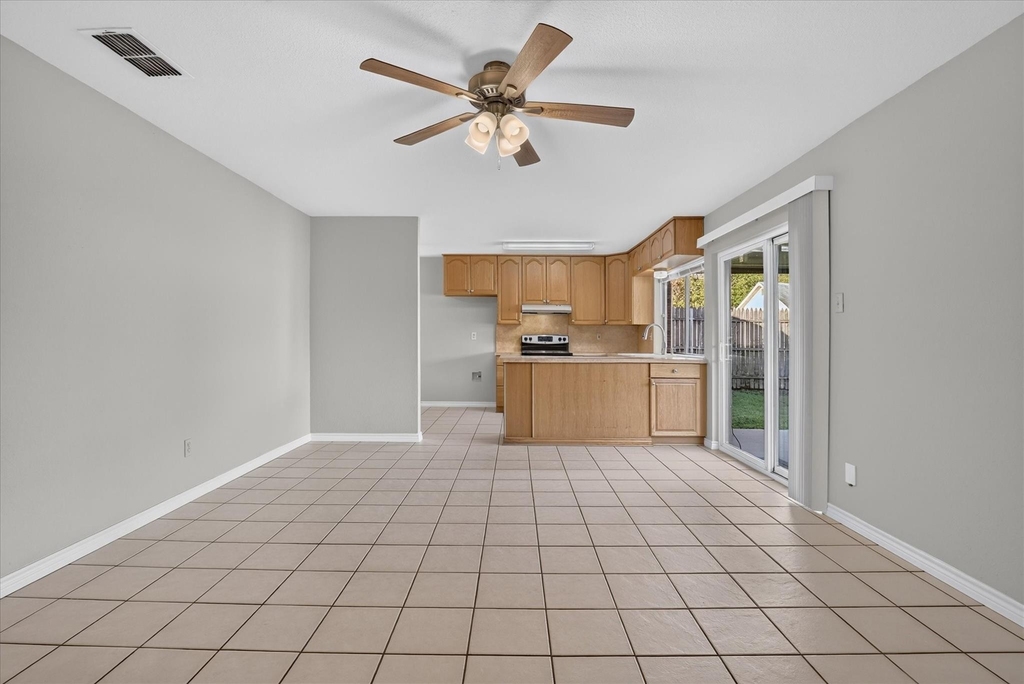 249 E Cunningham Avenue - Photo 7
