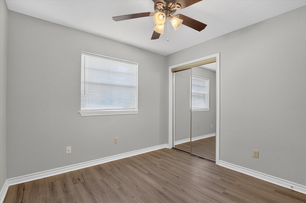 249 E Cunningham Avenue - Photo 25