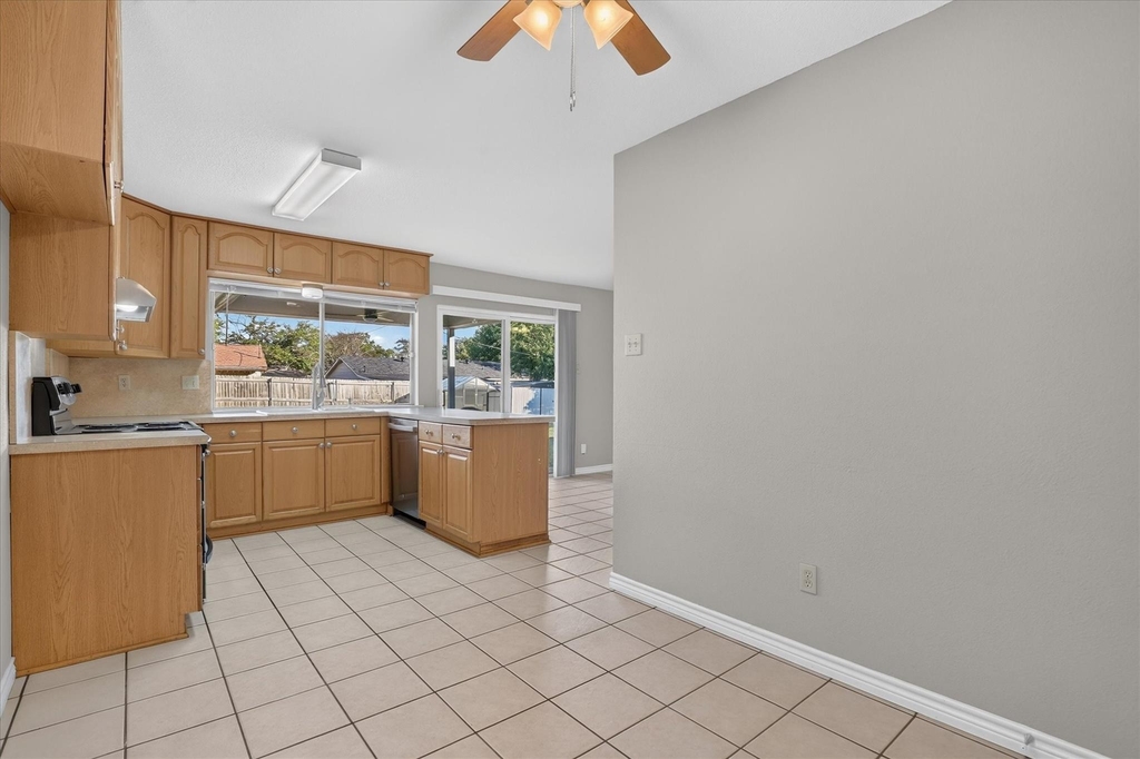 249 E Cunningham Avenue - Photo 18