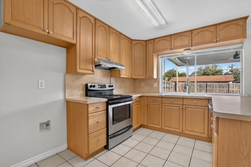 249 E Cunningham Avenue - Photo 12